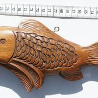 魚の彫刻