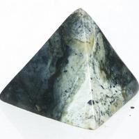 Jade πέτρα piramyd