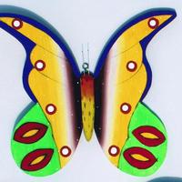 Papillon sculpté à la main