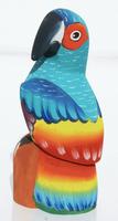 Papagaio figurine